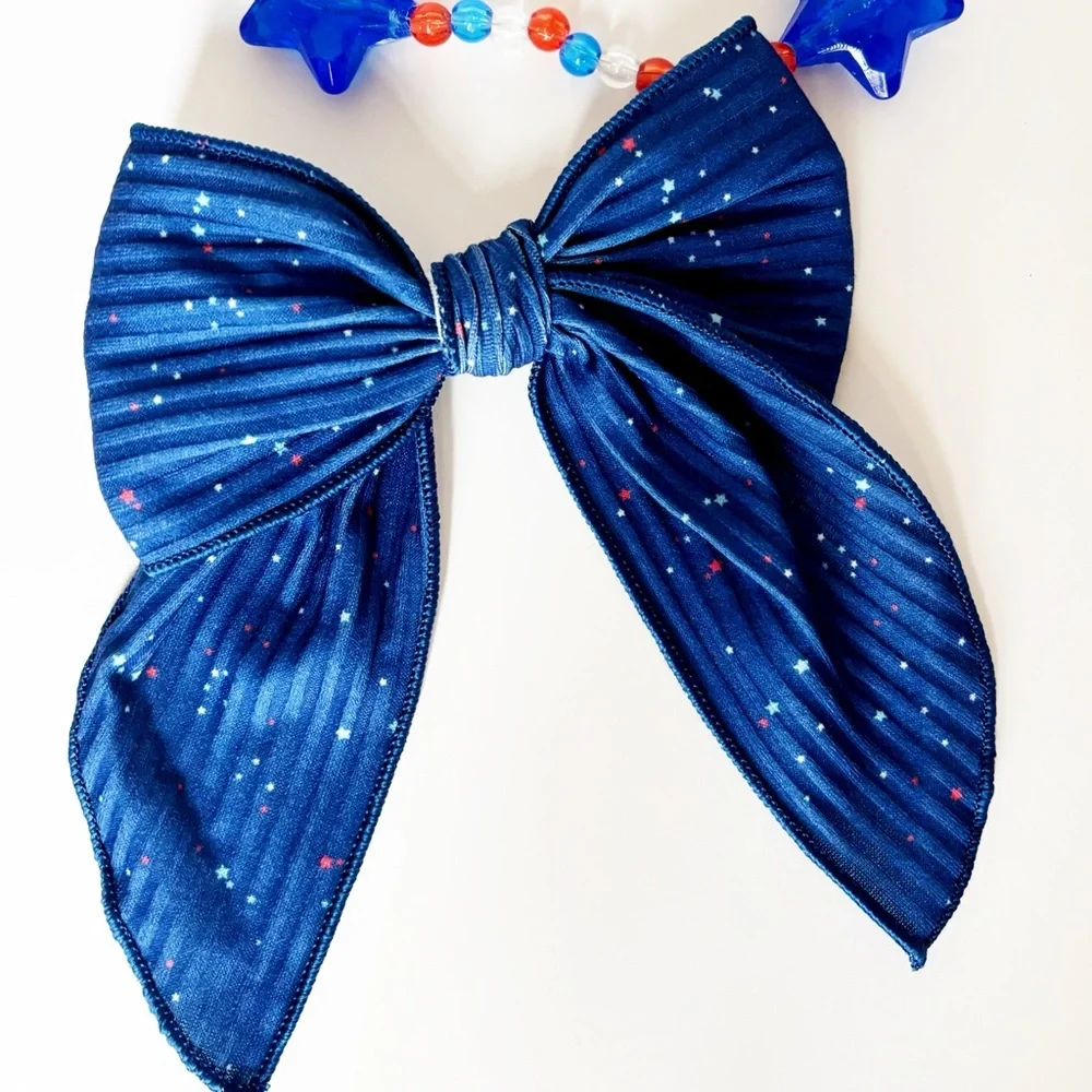 Speckled Fourth of July Cam Bow